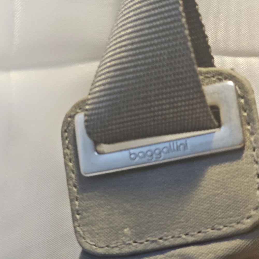 Baggallini Women's Gray Baby Bag